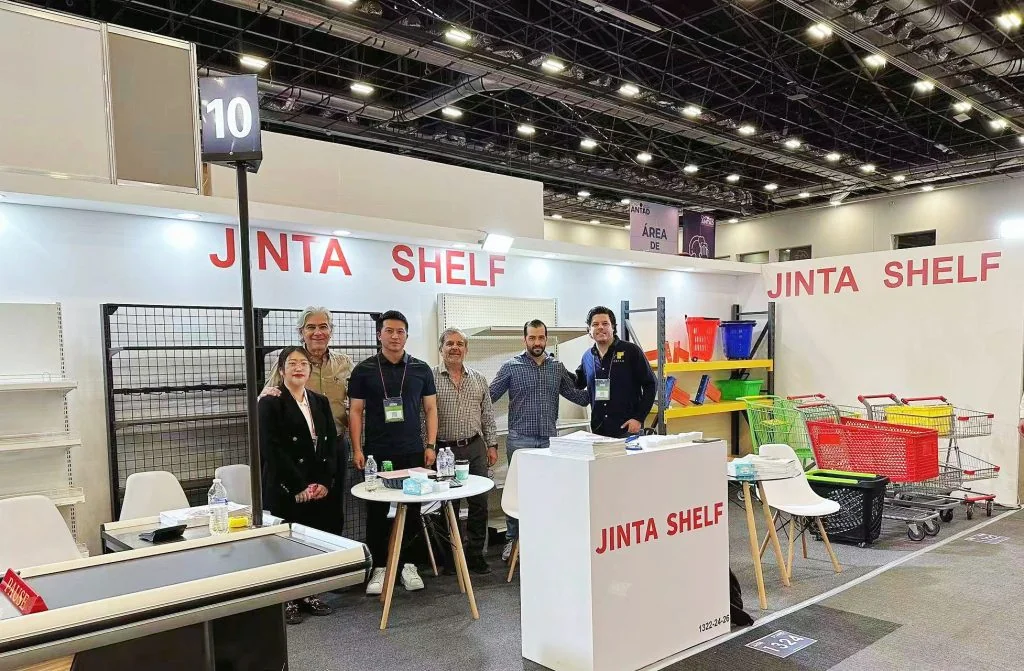 Suzhou Jinta shelving on display at the exhibition in Mexico
